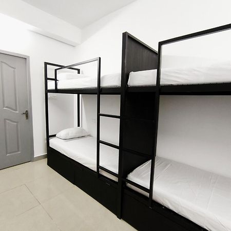Hostel Stayzo Kochi Kültér fotó