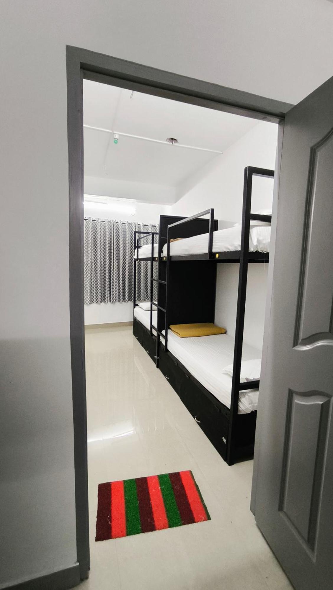 Hostel Stayzo Kochi Kültér fotó